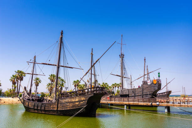 크리스토퍼 콜럼버스의 보트 복제본: 스페인 팔로스 데 라 프론테라의 니냐, 핀타, 산타 마리아 - replica nina ship 뉴스 사진 이미지