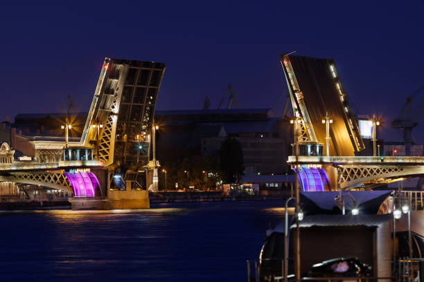 istock The Blagoveshchensky Bridge, St. Petersburg 1186263117