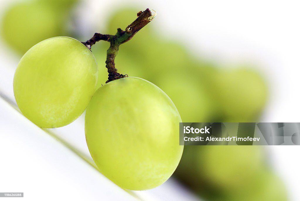 Deux raisins verts. - Photo de Aliment libre de droits