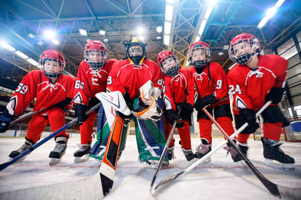 strategie, um im eishockey zu gewinnen - skateboard court stock-fotos und bilder