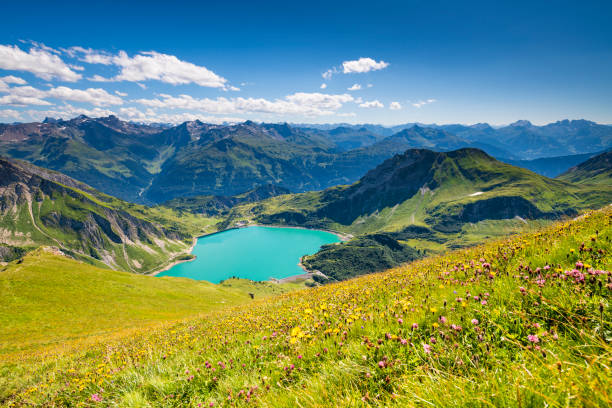 view to the alps in austria - lechtal alps imagens e fotografias de stock