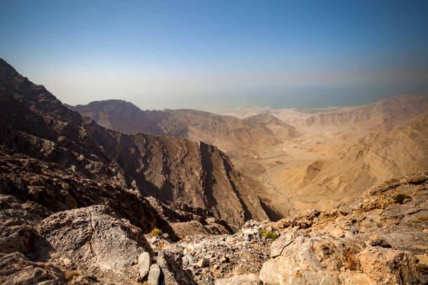 джебель джайс горный хребет, рас-эль-хайма - ras al khaimah стоковые фото и изображения