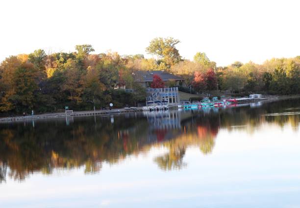 istock Dusk at the Lake in the Park 1186346050