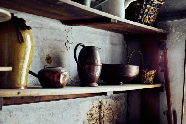 istock Defocused background with vintage dishes on the shelf 1186366439