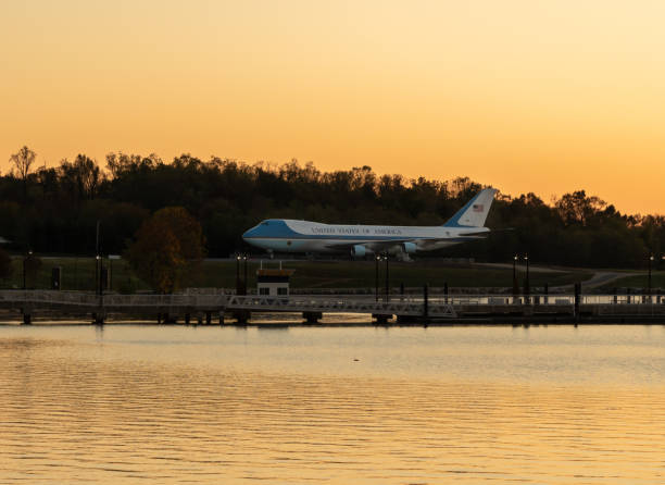 워싱턴 dc 근처 메릴랜드 국립 항구에서 에어 포스 원의 복제본 - air force one 뉴스 사진 이미지