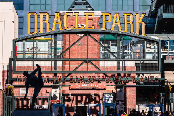 Oracle Park, O'Doul Gate, home of the San Francisco Giants Nov 2, 2019 San Francisco / CA / USA - Oracle Park, O'Doul Gate, home of the San Francisco Giants oracle building stock pictures, royalty-free photos & images