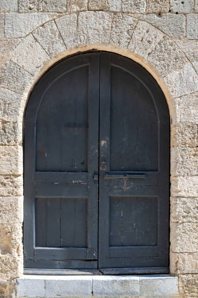 istock Windows, doors, elements and decorations of houses and buildings 1186382181