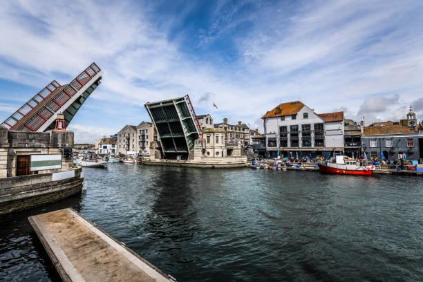 istock Famous Weymouth Drawbridge 1186402577