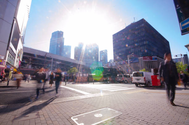 110+ Fotos, Bilder und lizenzfreie Bilder zu Bahnhof Shimbashi Fotos