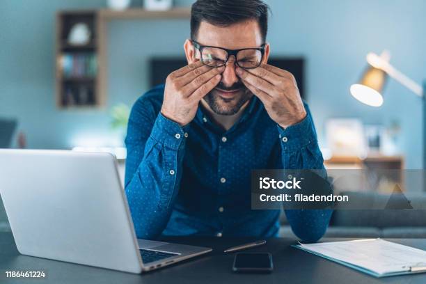 Home Office Stockfoto und mehr Bilder von Männer - Männer, Stress, Frustration