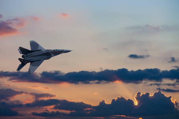 istock Russian twin-engine jet fighter aircraft speed maneuver 1186530978