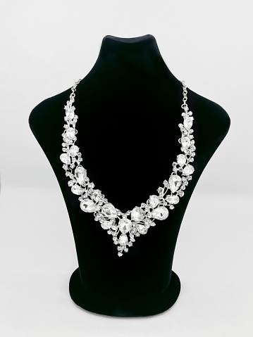 Chic elegant diamond necklace