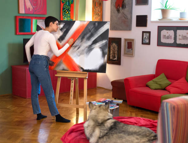 istock Female painter painting abstract painting 1186532426