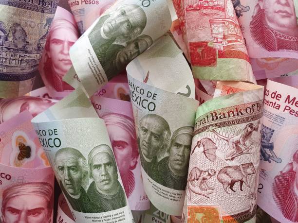 istock Approach to Belizean and Mexican money 1186635858