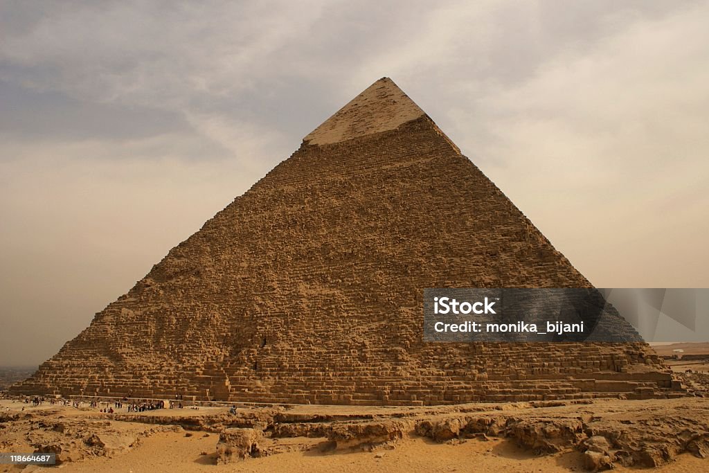 Pirámide de Giza meseta de El Cairo, Egipto - Foto de stock de Altiplanicie libre de derechos
