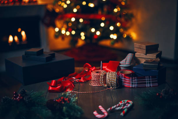 istock Wrapping and Decorating Christmas Presents 1186671725