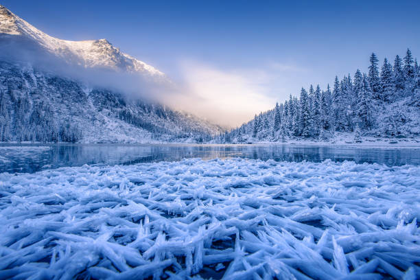 istock Scenic morning mountain landscape 1186688040