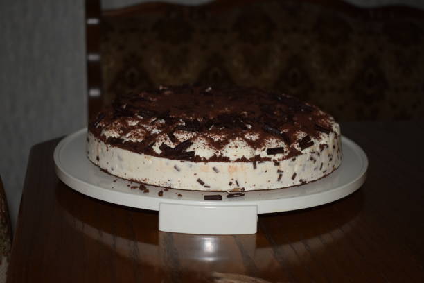 istock chocolate banana cream cake 1186695484