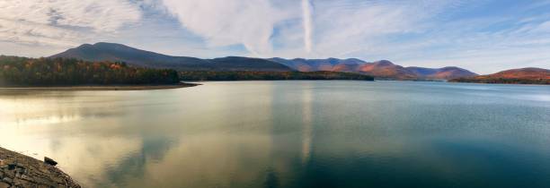 istock Golden hour on the lake 1186698150