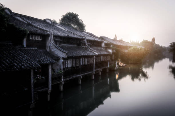 istock Foogy scene in Wuzhen, China 1186706024