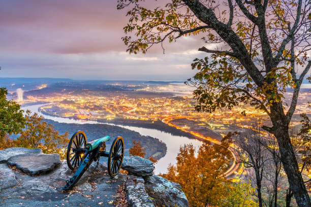 Chattanooga, Tennessee, USA view from Lookout Mountain Chattanooga, Tennessee, USA view from Lookout Mountain at twilight. tennessee stock pictures, royalty-free photos & images