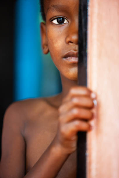 niño africano - malnourished fotografías e imágenes de stock
