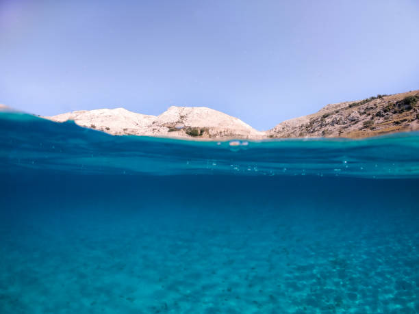 istock Island and under the sea 1186787219