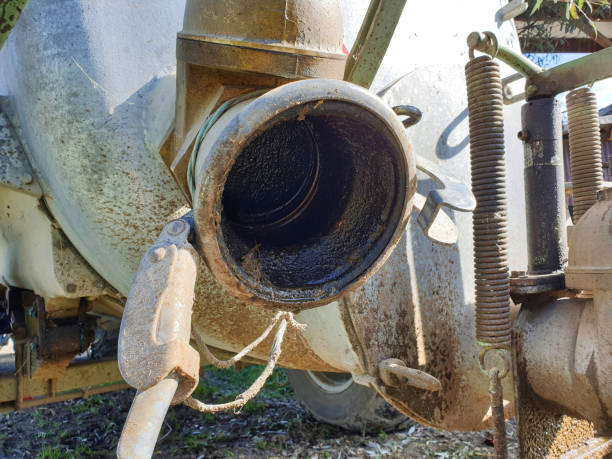 istock Filling opening slurry tanker manure spreader 1186792910