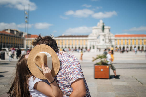 istock Hidden kiss in Lisbon 1186800524