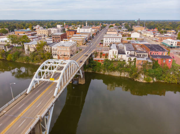 istock Selma, Alabama - Edmund Pettus Bridge 1186806111