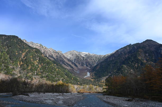 istock Mt hodaka in mid autumn 1186836319