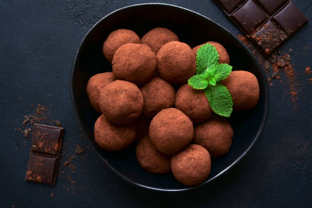 istock Homemade chocolate truffle with mint 1186875347