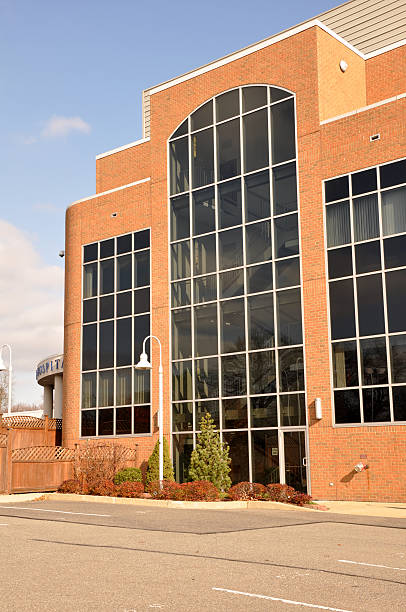 istock modern hospital exterior 118687763