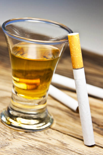 istock Risk Health Alcohol and cigarette 1186884546