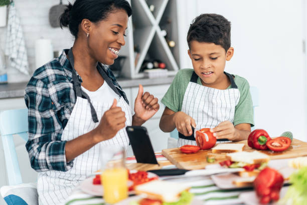 istock Mother and son in the kitchen 1186889783