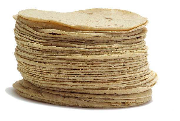 mexikanische tortilla kilo - tortillas stock-fotos und bilder