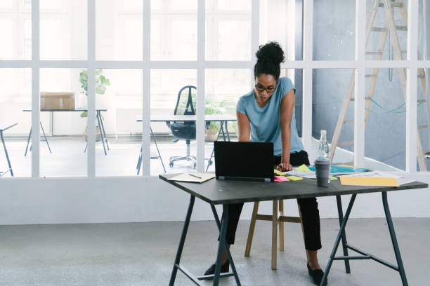 istock Businesswoman using laptop 1186918504