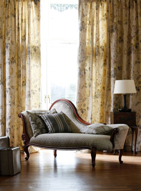 istock Contemporary living room 1186921755