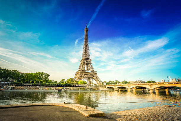 istock eiffel tour over Seine river 1186946998