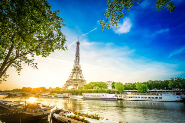 istock eiffel tour over Seine river 1186947319