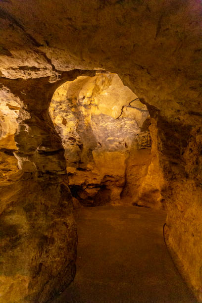 istock Paul Valley Cave in Budapest 1186971532