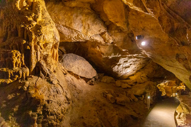 istock Paul Valley Cave in Budapest 1186971688
