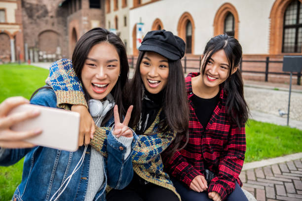 istock Happy time with friends 1186989107