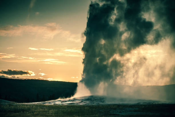 istock Old Faithful Geyser 1186989616