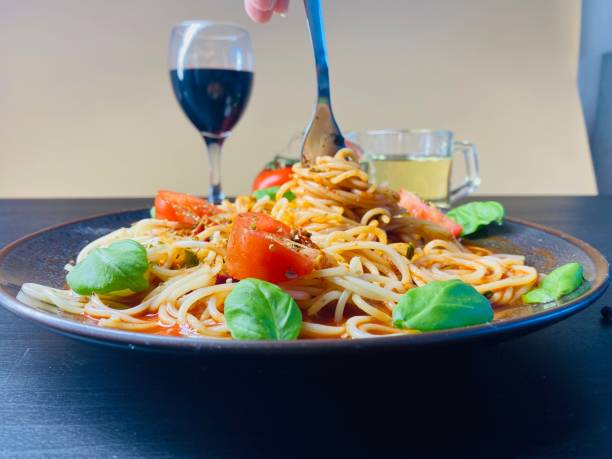 istock Healthy spaghetti and ready to eat! 1187018652