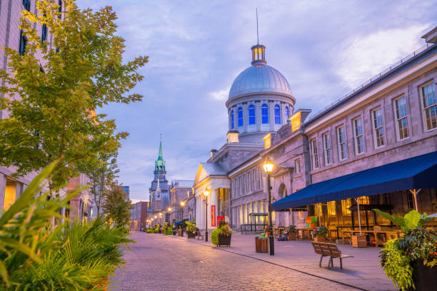 istock Old town Montreal at famous Cobbled streets at twilight 1187060735