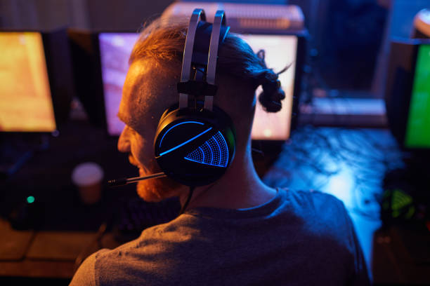 istock Man in gaming headphones 1187064754