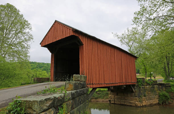 istock Side view at Walkersville Covered Bridge, 1903 1187065272