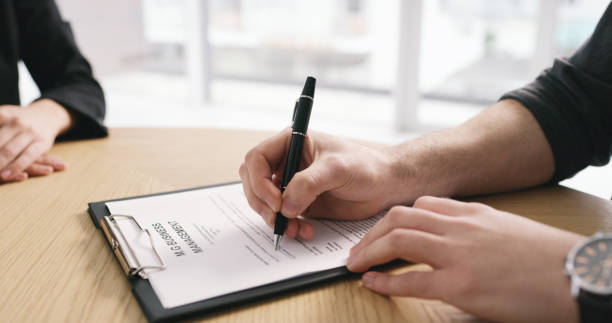 istock Please sign if you agree to the terms 1187091590