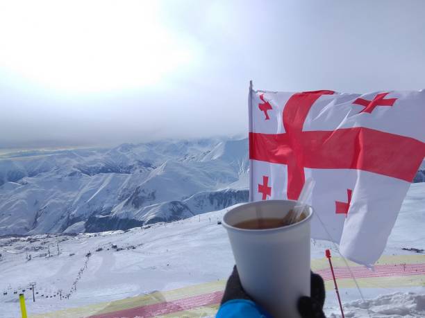 tee auf dem berggipfel - ski skiing european alps resting stock-fotos und bilder